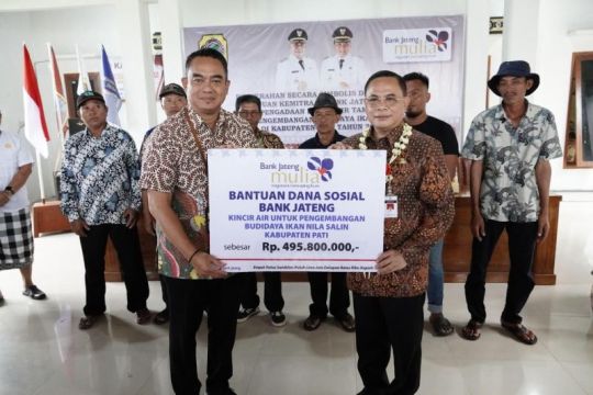 Bank Jateng bantu kincir air Rp495,8 juta untuk budi daya nila salin di Pati