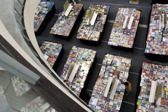 Upaya mendukung peningkatan literasi membaca dengan pameran buku