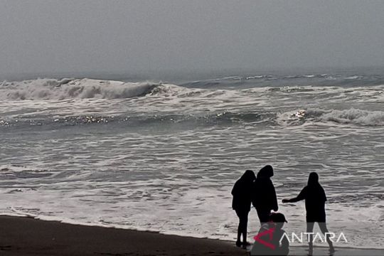 BMKG: Waspada  gelombang tinggi di perairan selatan Jawa Tengah