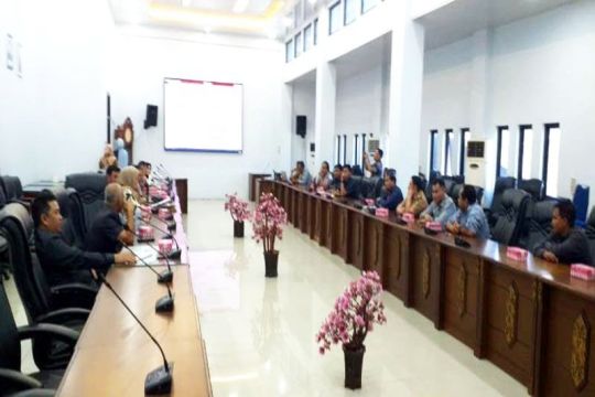 DPRD Barut bahas pemasangan KWH listrik di Desa Karamuan
