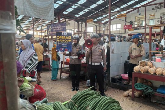 Polres Purbalingga  sosialisasikan Operasi Patuh 2025 di Pasar Bukateja