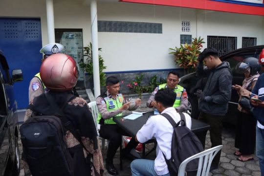 Polresta Banyumas  ingatkan masyarakat disiplin dalam berlalu lintas