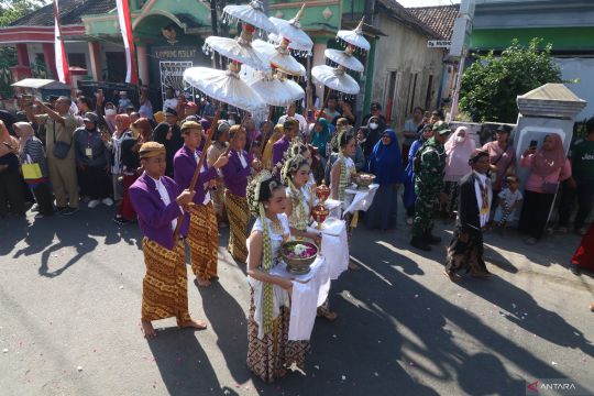 Tradisi ziarah Punden Prabu Anom Kediri