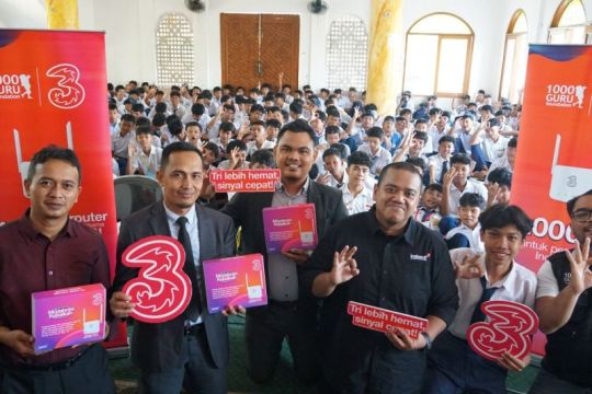 Tri dan 1000 Guru Foundation buka akses digital daerah terpencil