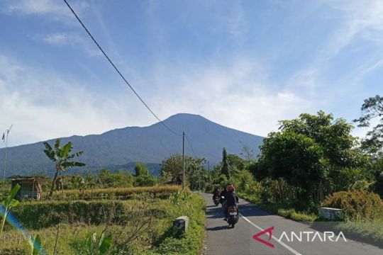 Aktivitas Gunung Slamet meningkat, ini pesan BPBD Banyumas