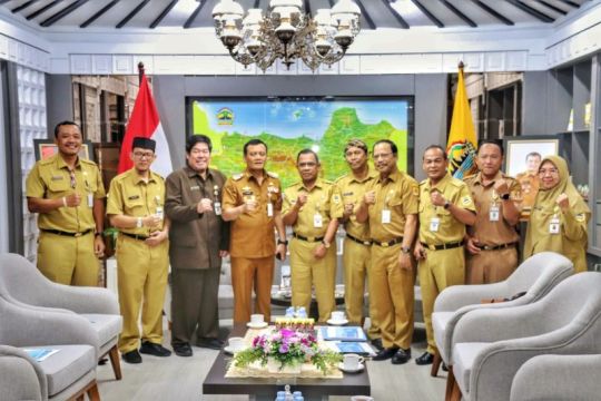 Ratusan seniman dilibatkan  dalam Pasar Raya di TBJT Surakarta