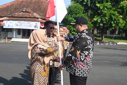 Pemkab  Purbalingga bagikan 5.800 bendera Merah Putih sambut HUT RI