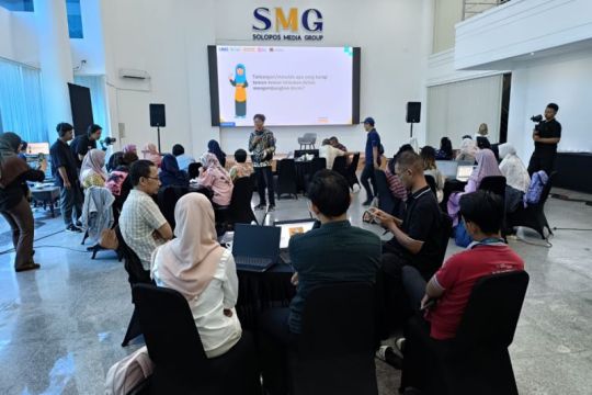 Telkom latih pelaku UMKM di Solo berinovasi dengan AI