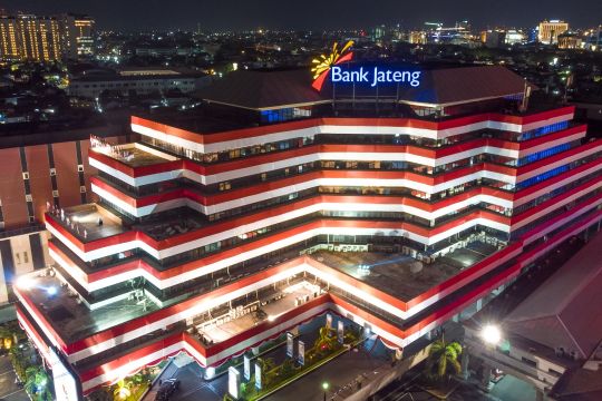 Menjadi pionir transaksi OIS di BPD, Bank Jateng raih penghargaan