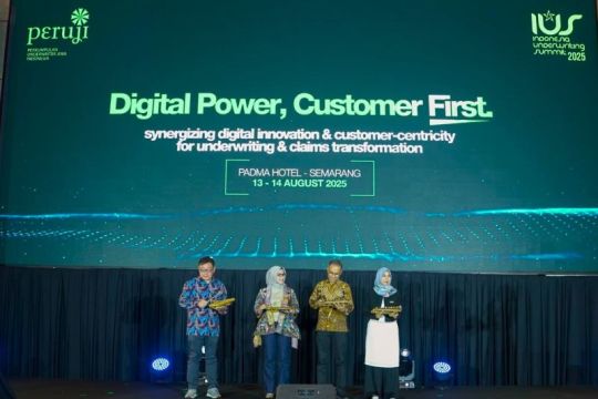 Peruji gelar Indonesia Underwriting Summit 2025