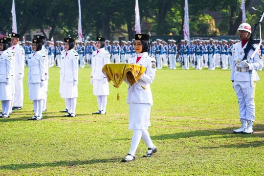 33 PNS Pemkot Magelang terima Satyalancana Karya Satya
