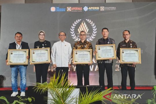 Sejumlah tokoh dan instansi raih penghargaan Soloraya Property Awards