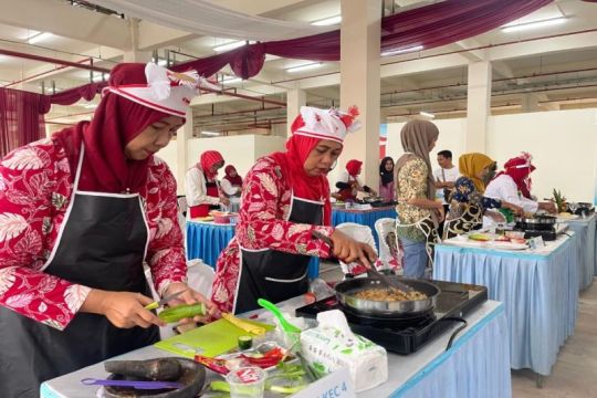 PLN-Pemkot Pekalongan kenalkan alat memasak bertenaga listrik