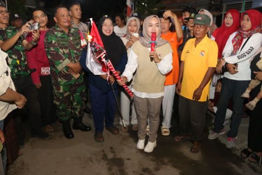 Mbak Iin lepas pawai Jalan Obor sambut HUT RI