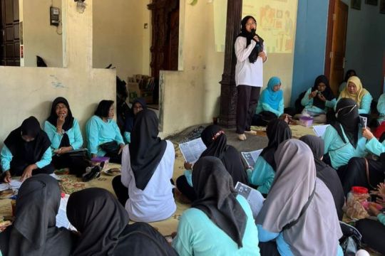Tim Profesi Fisioterapis UMS edukasi warga Gatak tentang pencegahan hipertensi