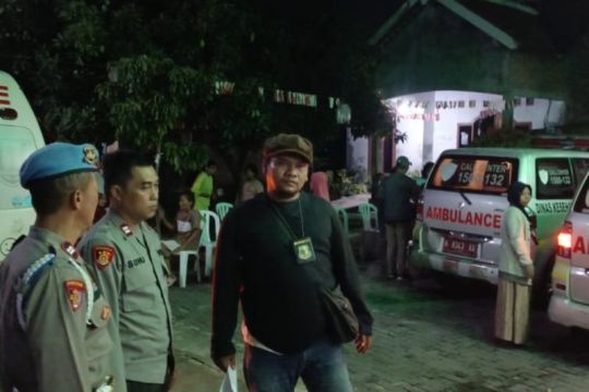 Puluhan warga Semarang diduga alami keracunan makanan hajatan