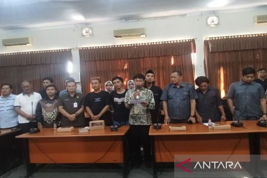 Polres Batang-Jateng  tahan tersangka perusakan kantor DPRD