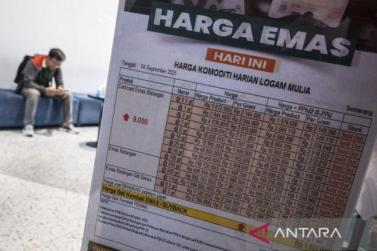 Harga emas Antam kini merosot