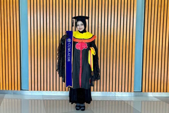 Uniknya Wisuda UMS lulusan Ilkom kenakan jubah Akatsuki