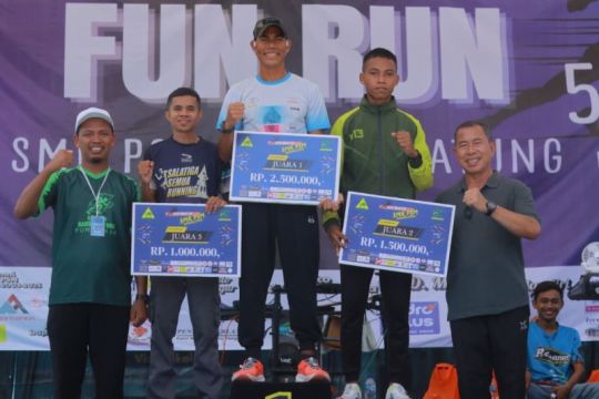 500 Peserta Meriahkan Fun Running Perdana SMK PSM Randublatung
