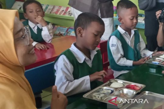 Pemkab Banyumas  selidiki dugaan keracunan MBG yang dialami siswa SD