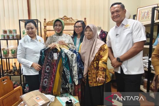 Istri Mensos sambangi showroom produk UMKM penyandang disabilitas