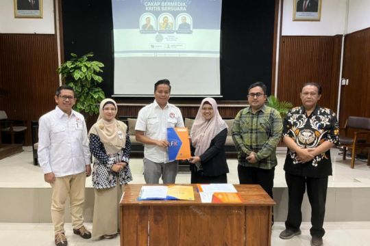 FKI UMS dan KPID Jateng teken MoU-MoA perkuat sinergi pendidikan dan penyiaran