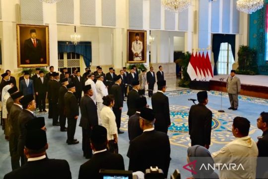 Presiden lantik Aminuddin Ma\'ruf dan Tedi Bharata jadi Wakil Kepala BP BUMN