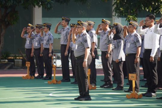Kemenkum Jateng perkuat kebersamaan dan kedisiplinan melalui apel pagi