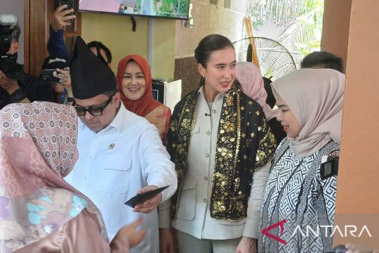 Kunjungan Menteri Pariwisata di Pulau Penyengat Page 3 Small
