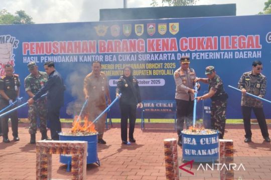 Bea Cukai Surakarta dan Pemkab Boyolali musnahkan rokok ilegal