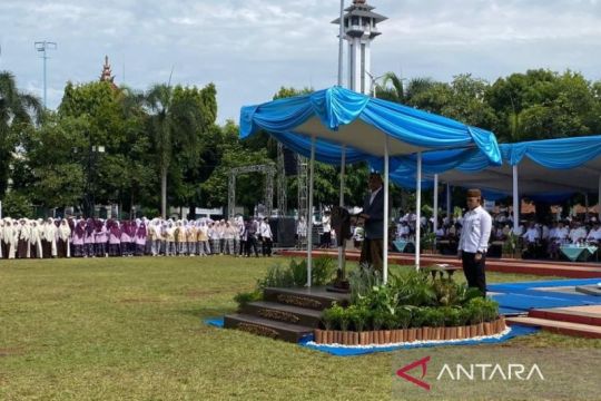 Ribuan santri ikut apel Hari Santri Nasional tingkat Jateng di Alun-Alun Kudus