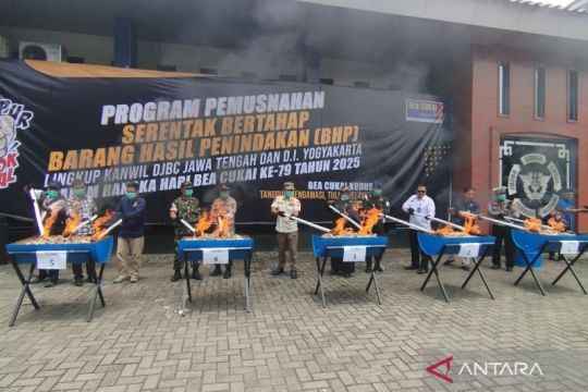 KPPBC Kudus musnahkan 10,8 juta batang rokok ilegal