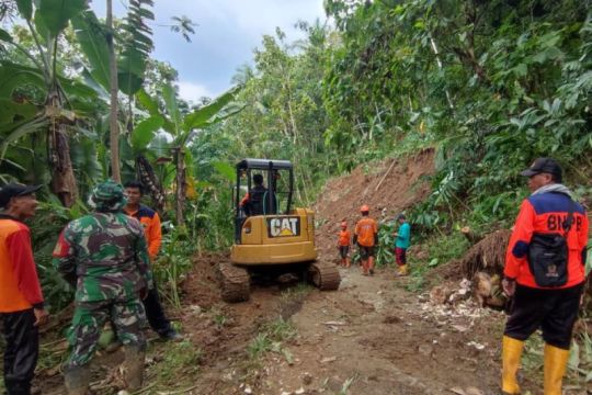 BPBD Purbalingga tangani longsor di tiga kecamatan akibat hujan deras