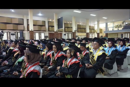 UMPP kukuhkan 152 lulusan FEB dan FASTIKOM