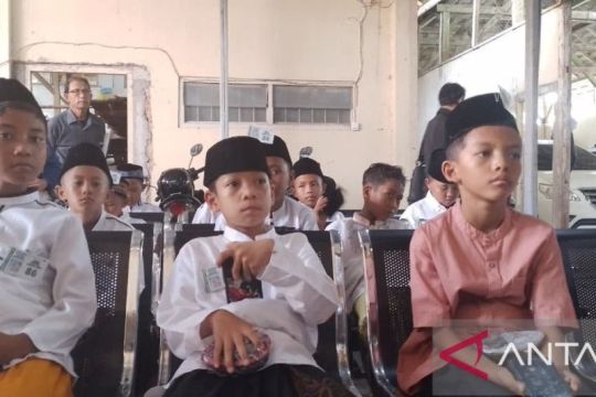 Pegadaian gelar khitan massal di Hari Santri dan HUT ke-124