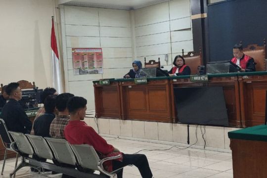 Hakim vonis lima mahasiswa terdakwa demo rusuh Hari Buruh