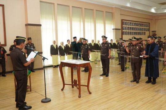 Kajati Jateng lantik 23 kajari kabupaten/kota di Jateng