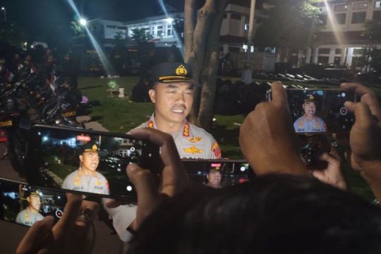 Polisi amankan empat orang saat DPRD Pati paripurna hak angket bupati