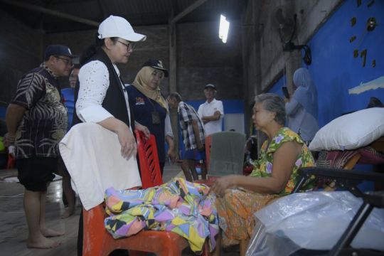 Wali Kota Agustina kerahkan nakes tambahan bantu warga korban banjir