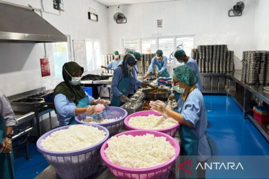 3.552 anak terima manfaat MBG dari SPPG Kemala Bhayangkari Karanganyar