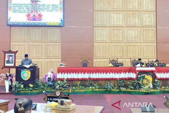 DPRD dan Pemkot Palangka Raya bahas jawaban atas pandangan fraksi terkait APBD 2026