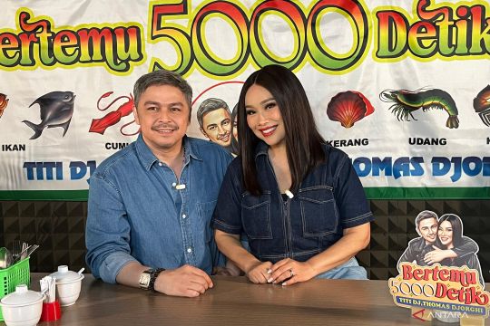 Lagu baru sang diva Titi DJ-Thomas Djorghi "Bertemu 5.000 Detik" telah rilis