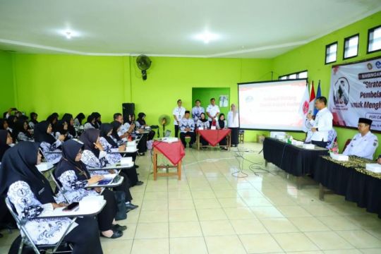 Bupati Kudus minta guru terus belajar dan mengikuti perkembangan TI