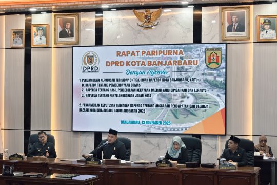 Ketua DPRD Banjarbaru ketuk palu sahkan peraturan daerah