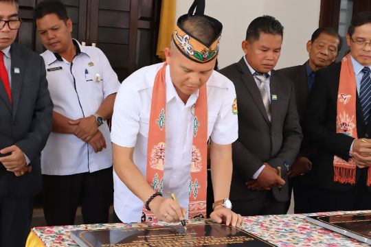 Bupati Gumas berharap jemaat GTTK Kristus Penolong Tuyun semakin dewasa