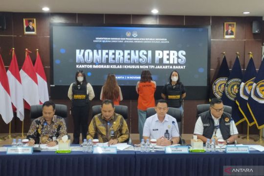 Imigrasi Jakbar ringkus dua WNA Uzbekistan terkait kasus prostitusi online