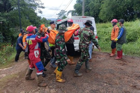 Tiga korban longsor di Cilacap kembali ditemukan