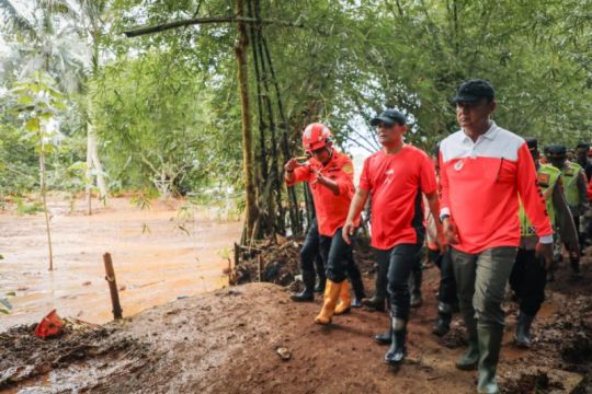 Modifikasi cuaca percepat pencarian korban longsor Cilacap