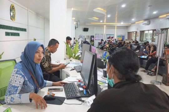 Dindukcapil Yogyakarta mengundang 50 ribu warga kebut aktivasi IKD